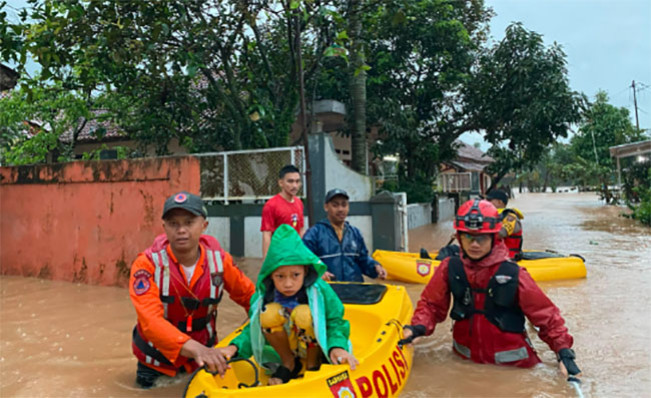 OMC Jabar tak Mampu Bendung Curah Hujan Tinggi, Kabupaten Bandung dan Sumedang Diterjang Banjir